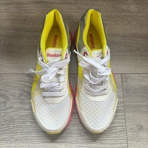 Reebok Woman’s Sneakers Size 7,5 Excellent Condition  Worn Once